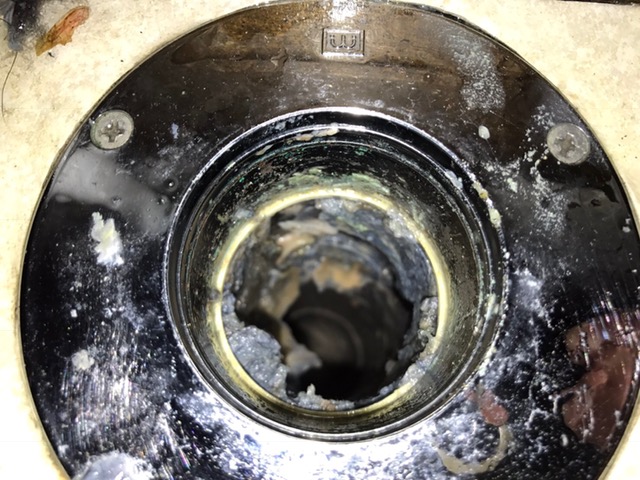 東京都品川区で洗濯機排水口のつまりを修理してきました