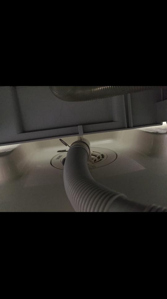 港区にて洗濯機の取り付け依頼を頂きました。