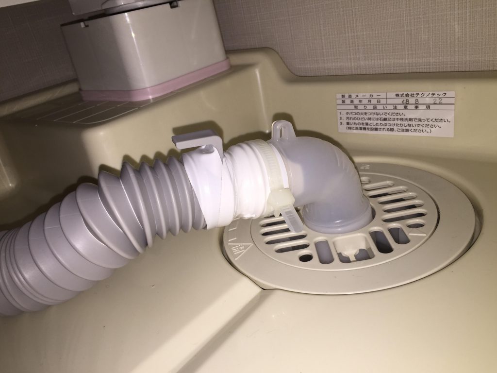 台東区にて洗濯機の取り付け依頼を頂きました。