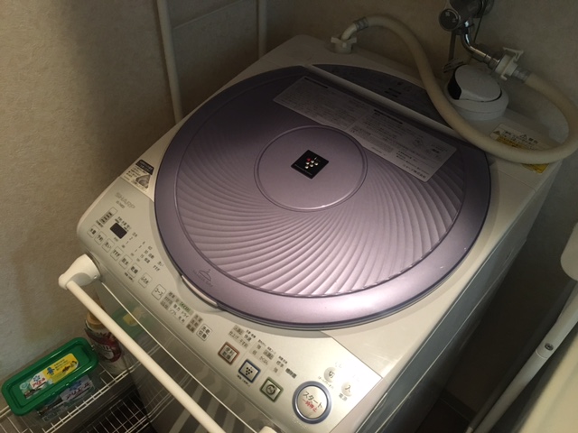 足立区にて洗濯機を取り付け依頼を頂きました。