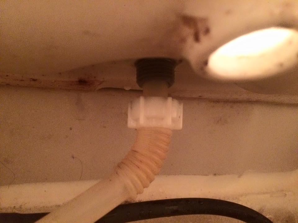 目黒区にてトイレの水漏れ修理に行ってきました