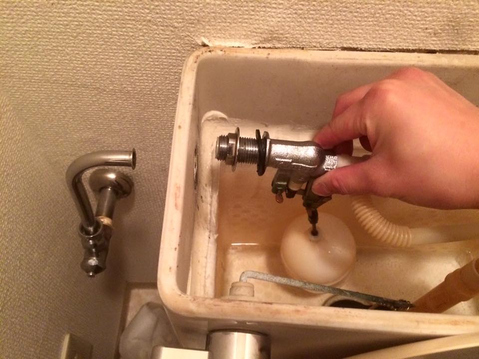 港区にてトイレの水漏れ修理に行ってきました