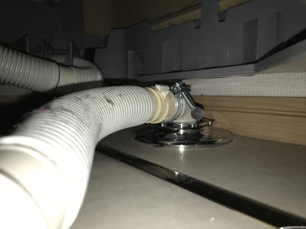 横浜市磯子区にて洗濯機の取り付け依頼を頂きました