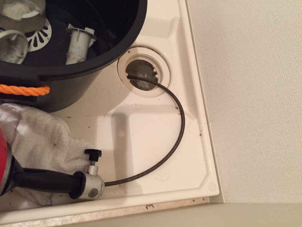 東京都港区で洗濯機排水口のつまりを修理してきました