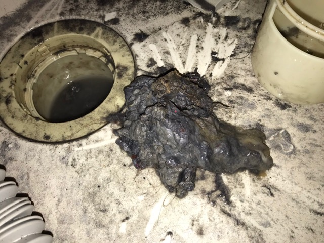 東京都目黒区で洗濯機排水口のつまりを修理してきました