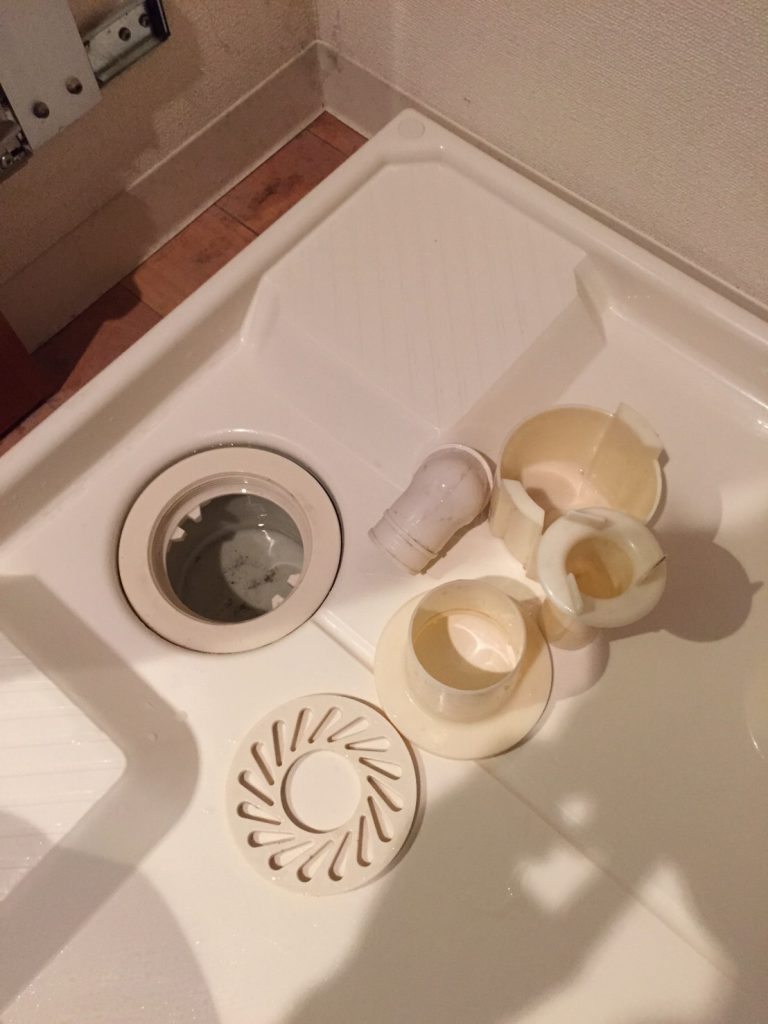 東京都世田谷区で洗濯機排水口のつまりを修理してきました