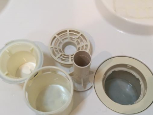 東京都大田区で洗濯機の排水口つまりを修理してきました