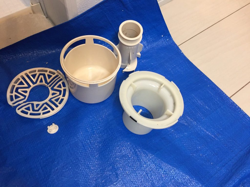 東京都豊島区で洗濯機排水口のつまりを修理してきました