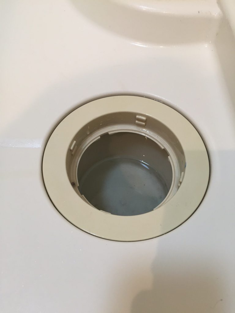 東京都江東区で洗濯機排水口のつまりを修理してきました