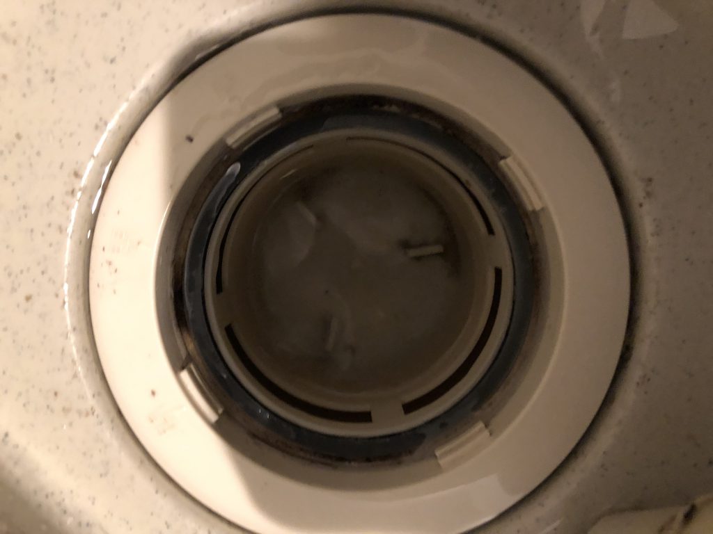 業者が教える！洗濯機の排水口が臭くなる原因とは？